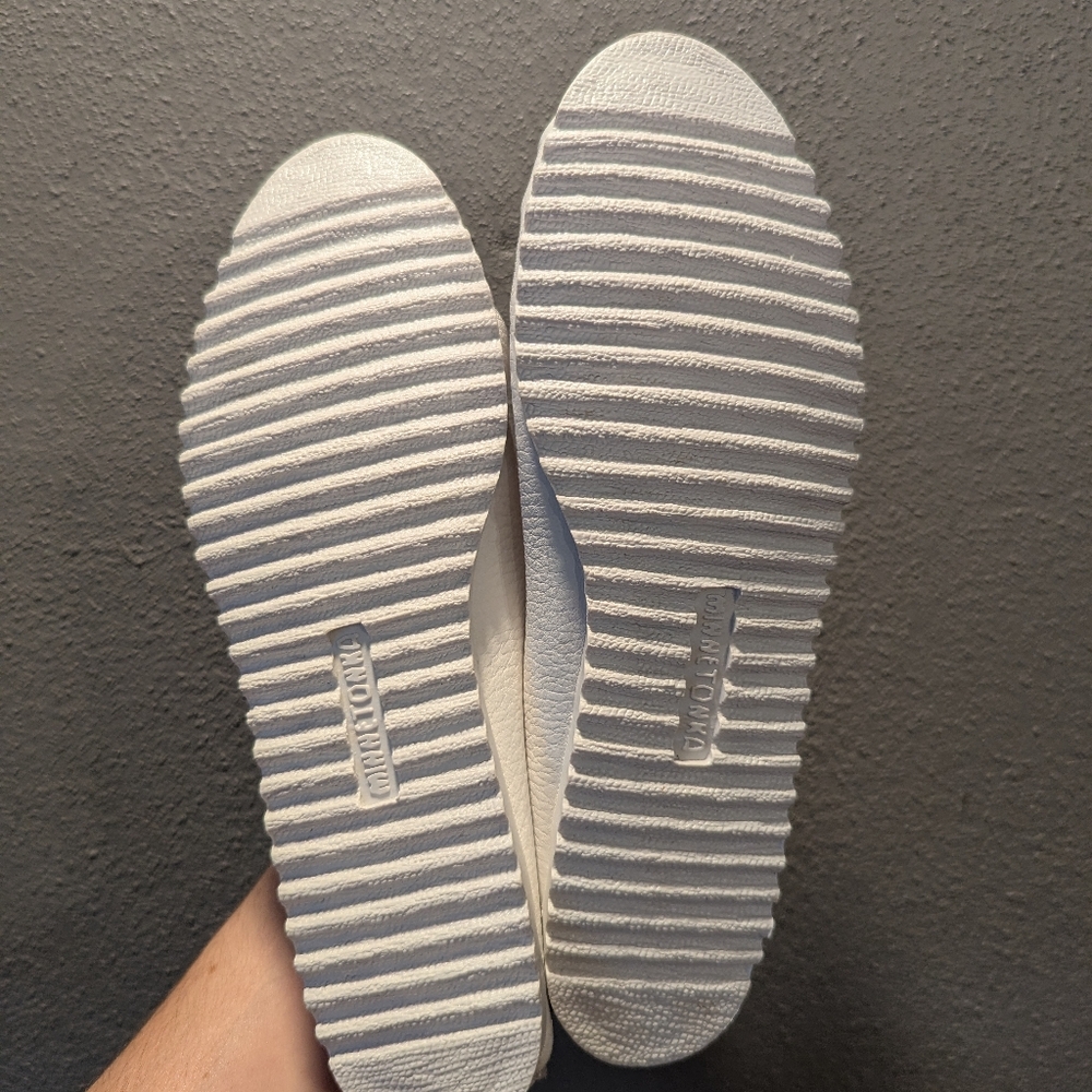 Minnetonka White Deerskin Leather Moccasins 6WWW - Picture 5 of 7